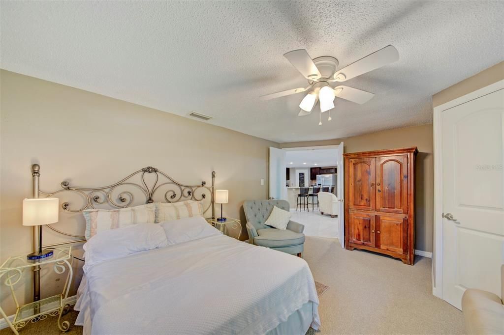 На продажу: $295,000 (3 спален, 2 ванн, 1320 Квадратных фут)