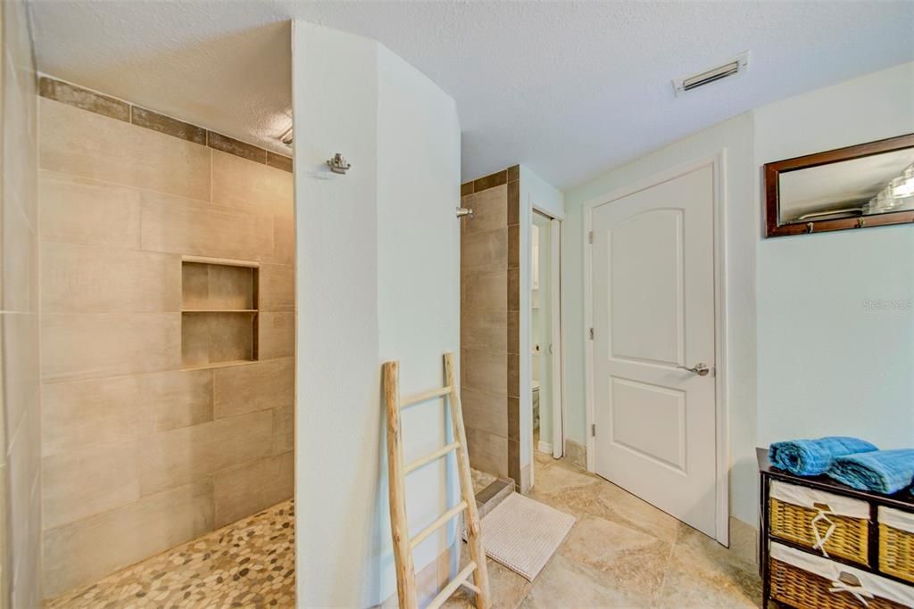 На продажу: $295,000 (3 спален, 2 ванн, 1320 Квадратных фут)