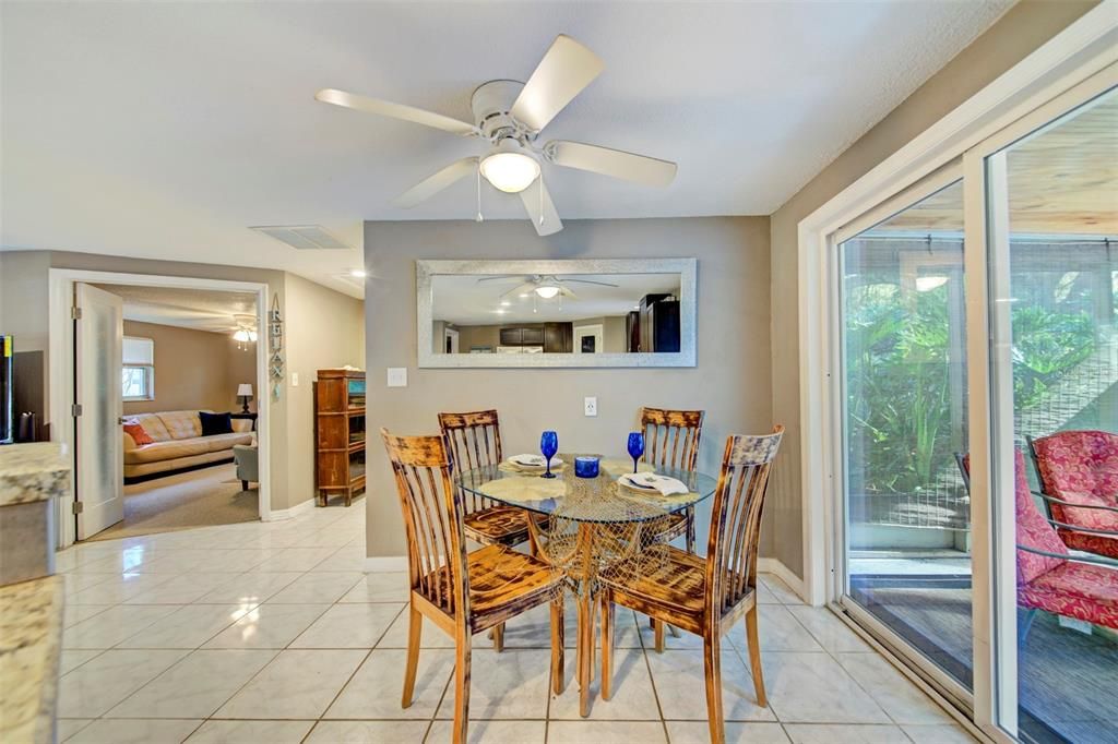 На продажу: $295,000 (3 спален, 2 ванн, 1320 Квадратных фут)