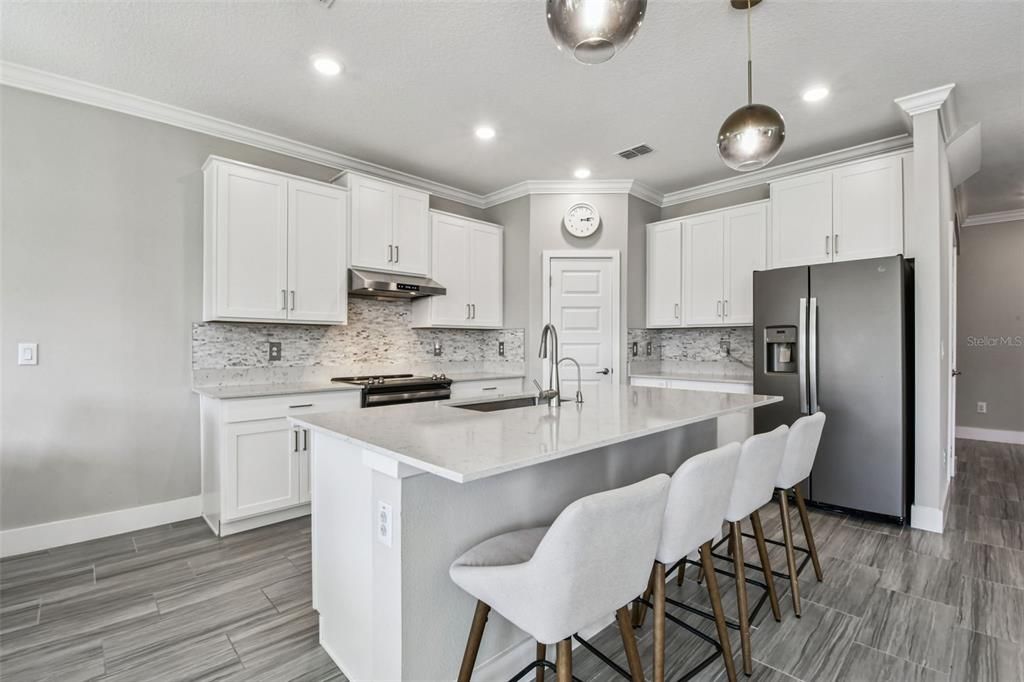 Active With Contract: $425,000 (4 beds, 2 baths, 2775 Square Feet)