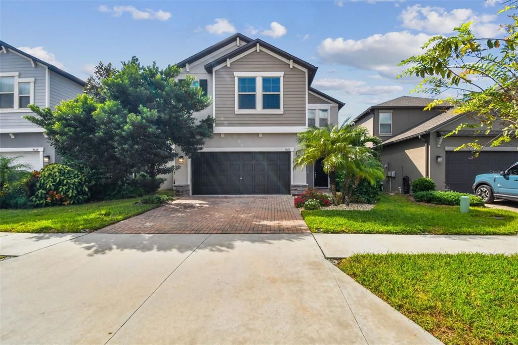 Active With Contract: $425,000 (4 beds, 2 baths, 2775 Square Feet)