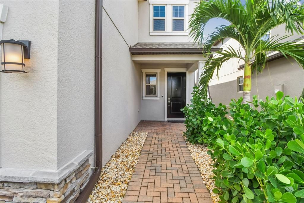 Active With Contract: $425,000 (4 beds, 2 baths, 2775 Square Feet)