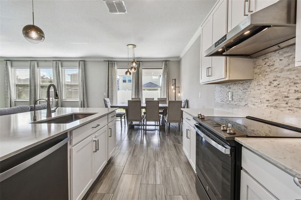 Active With Contract: $425,000 (4 beds, 2 baths, 2775 Square Feet)