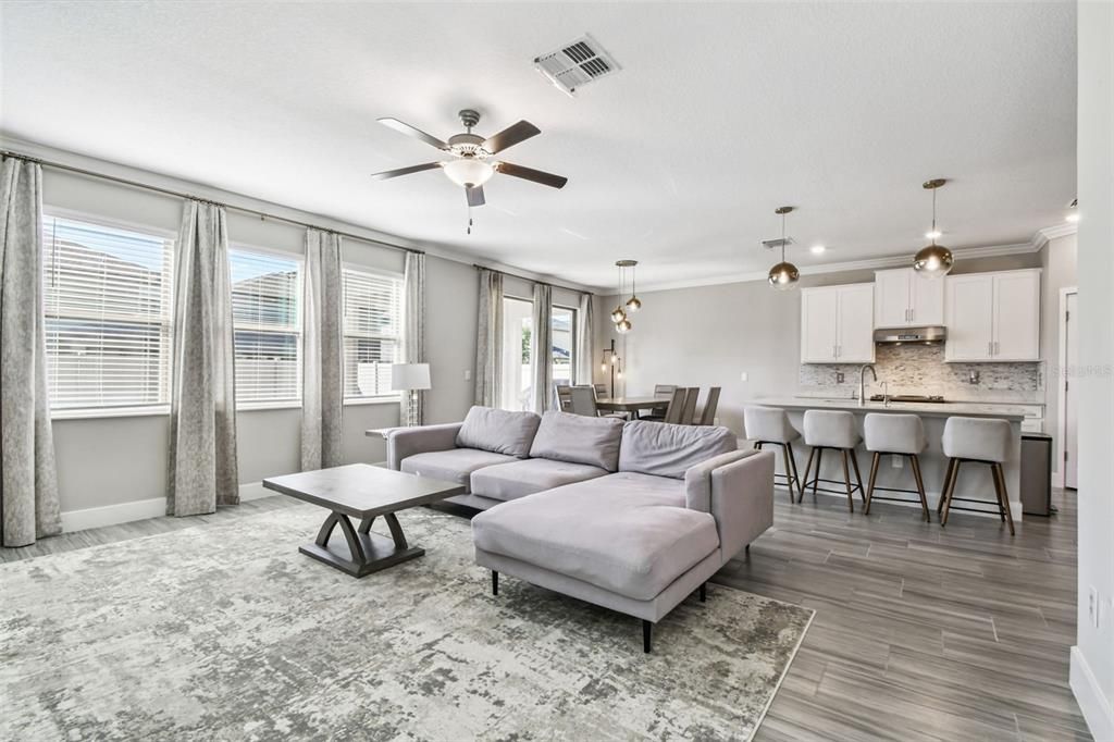 Active With Contract: $425,000 (4 beds, 2 baths, 2775 Square Feet)