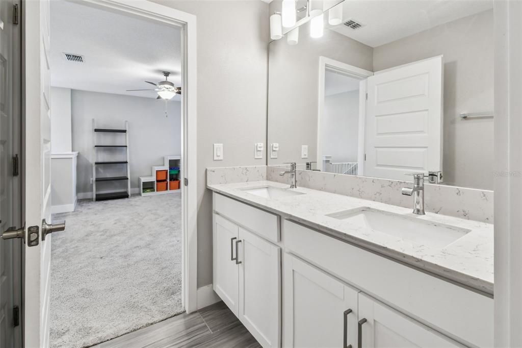 Active With Contract: $425,000 (4 beds, 2 baths, 2775 Square Feet)