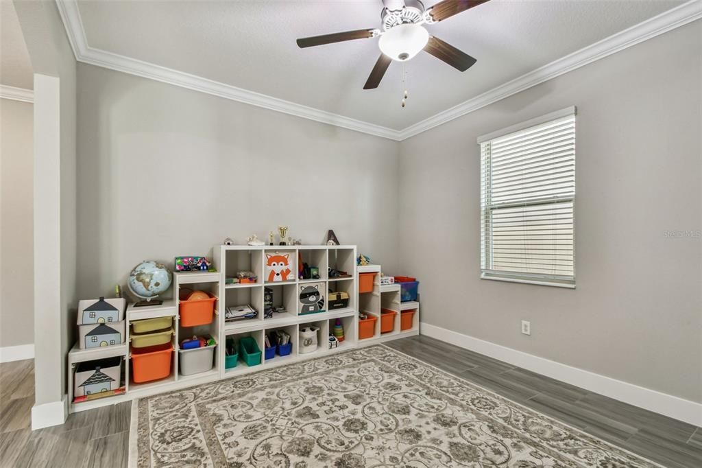 Active With Contract: $425,000 (4 beds, 2 baths, 2775 Square Feet)