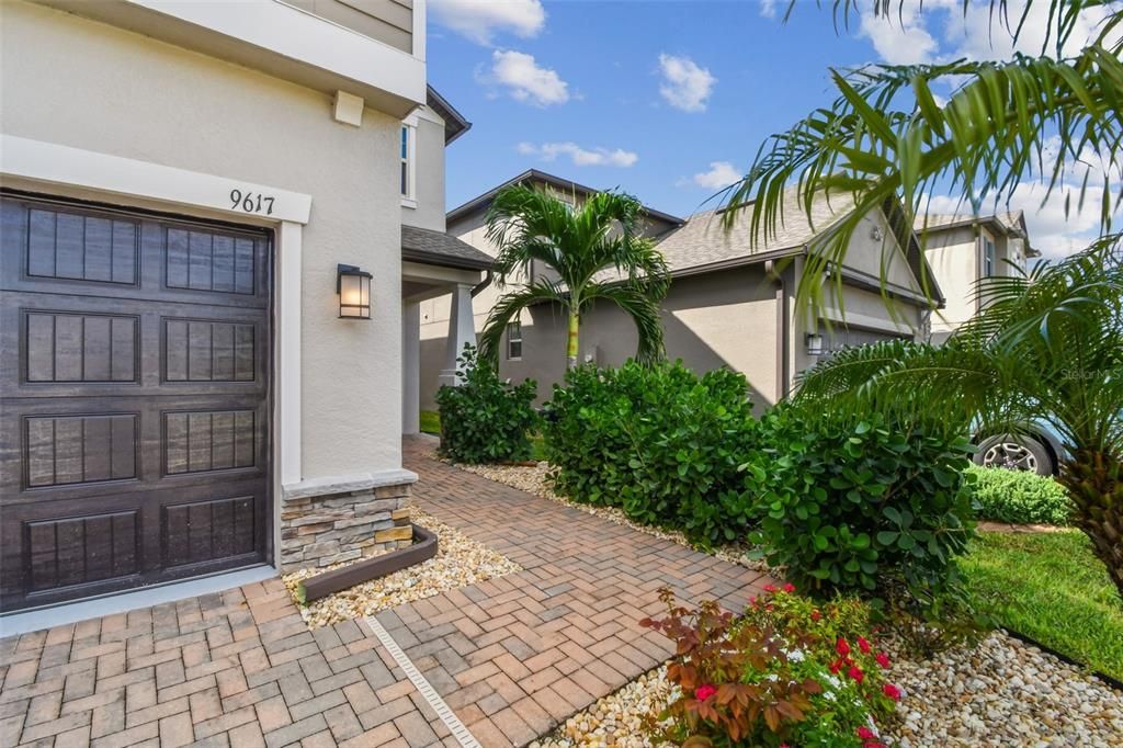 Active With Contract: $425,000 (4 beds, 2 baths, 2775 Square Feet)