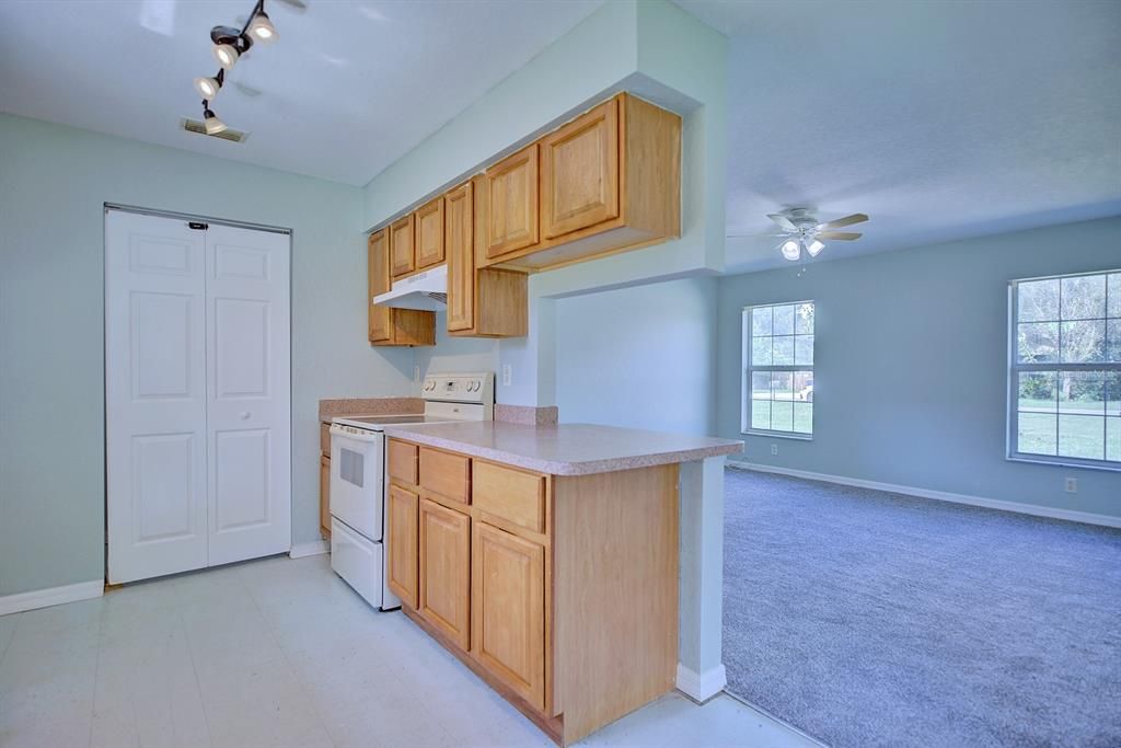 Active With Contract: $210,000 (3 beds, 2 baths, 1125 Square Feet)