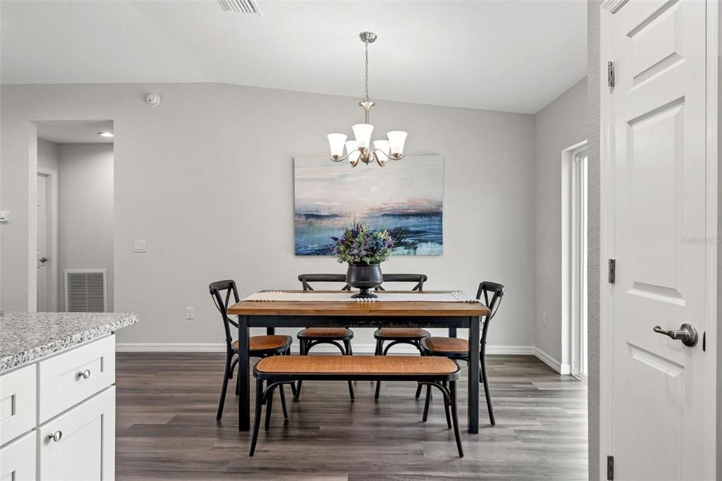 For Sale: $239,900 (3 beds, 2 baths, 1322 Square Feet)