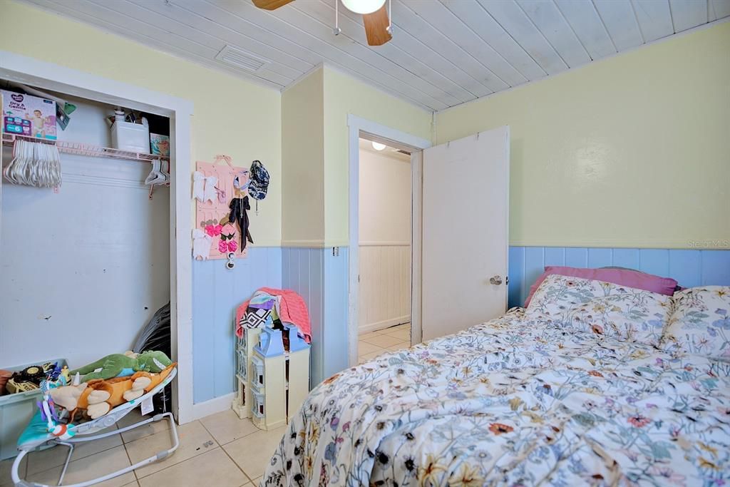 For Sale: $129,000 (2 beds, 1 baths, 830 Square Feet)