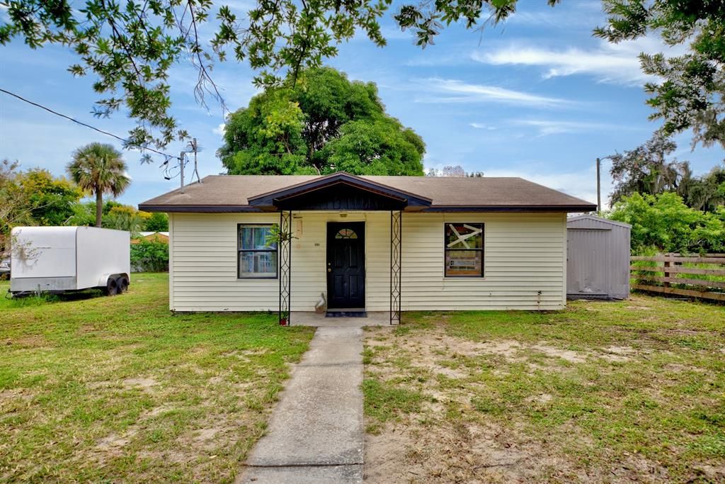 For Sale: $129,000 (2 beds, 1 baths, 830 Square Feet)