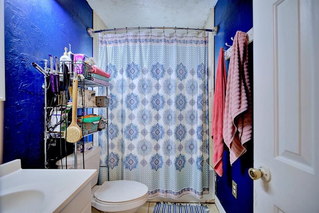 For Sale: $129,000 (2 beds, 1 baths, 830 Square Feet)