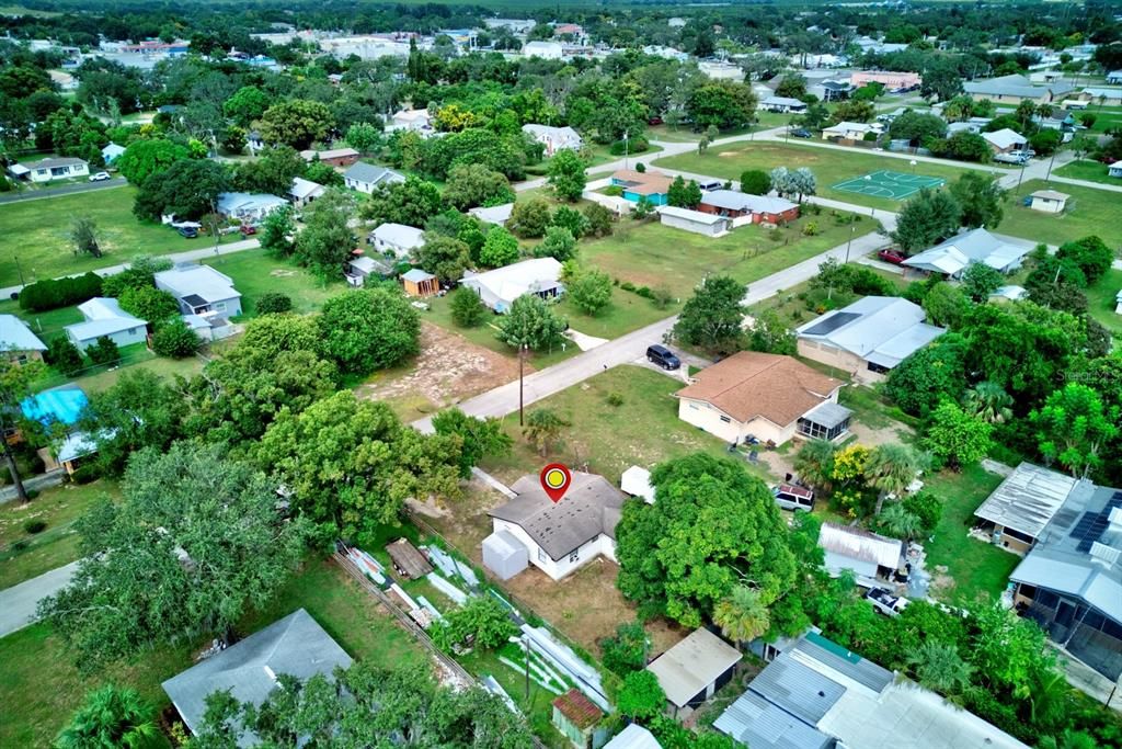 For Sale: $129,000 (2 beds, 1 baths, 830 Square Feet)