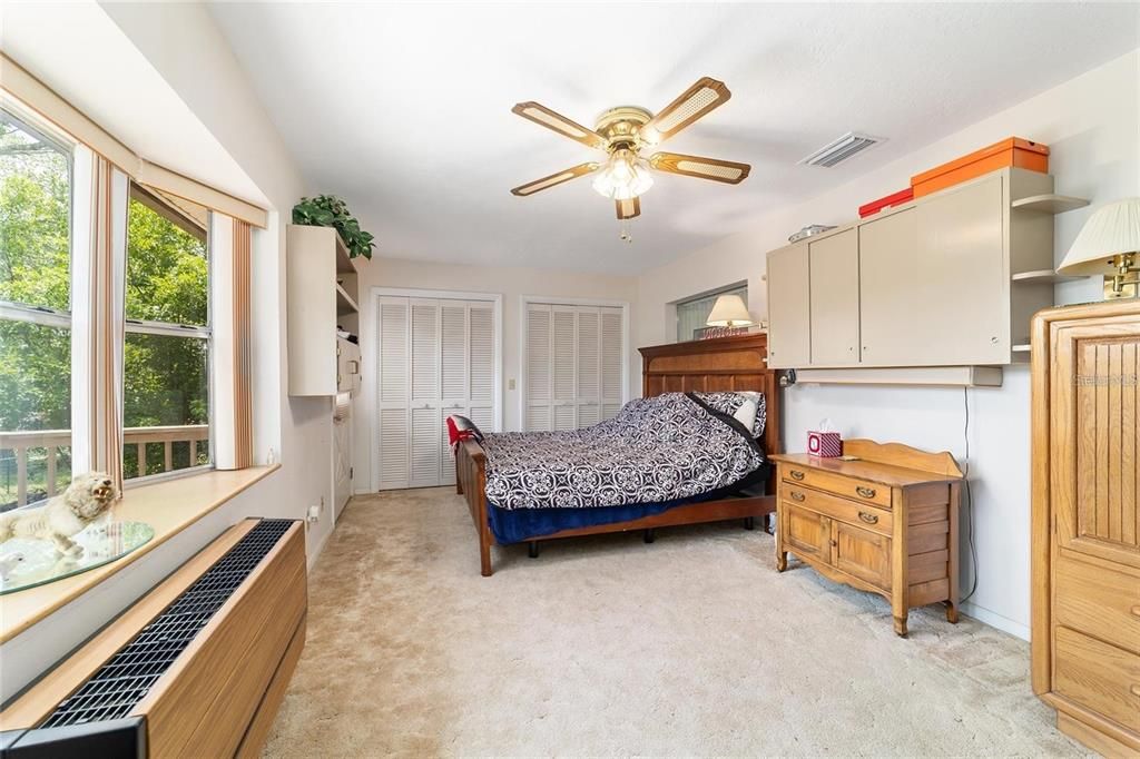 Active With Contract: $190,000 (3 beds, 1 baths, 1545 Square Feet)