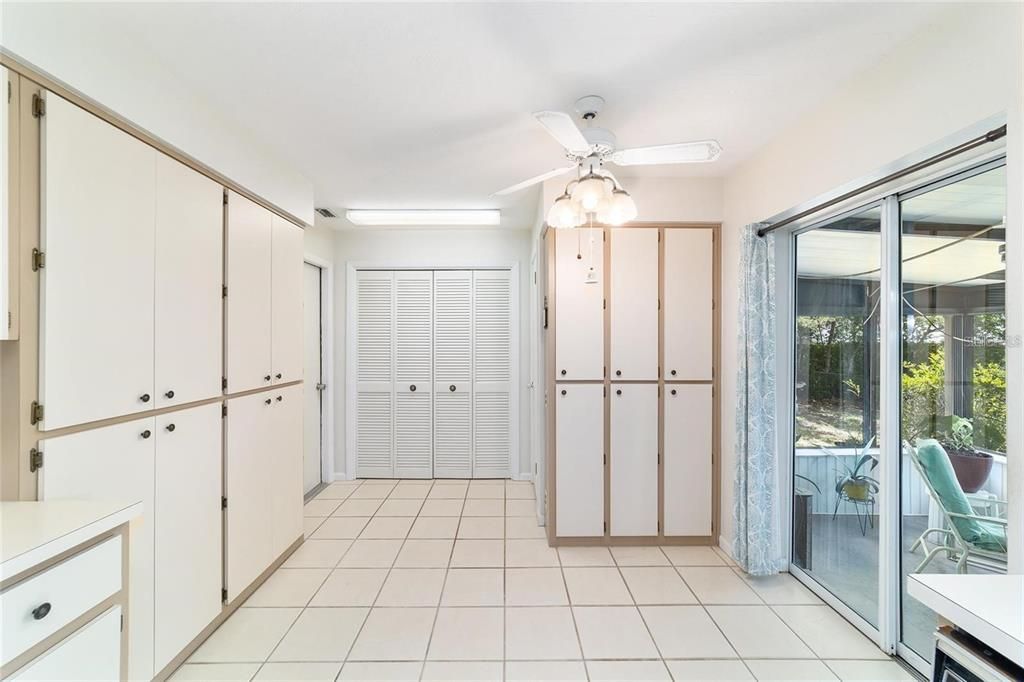 Active With Contract: $190,000 (3 beds, 1 baths, 1545 Square Feet)