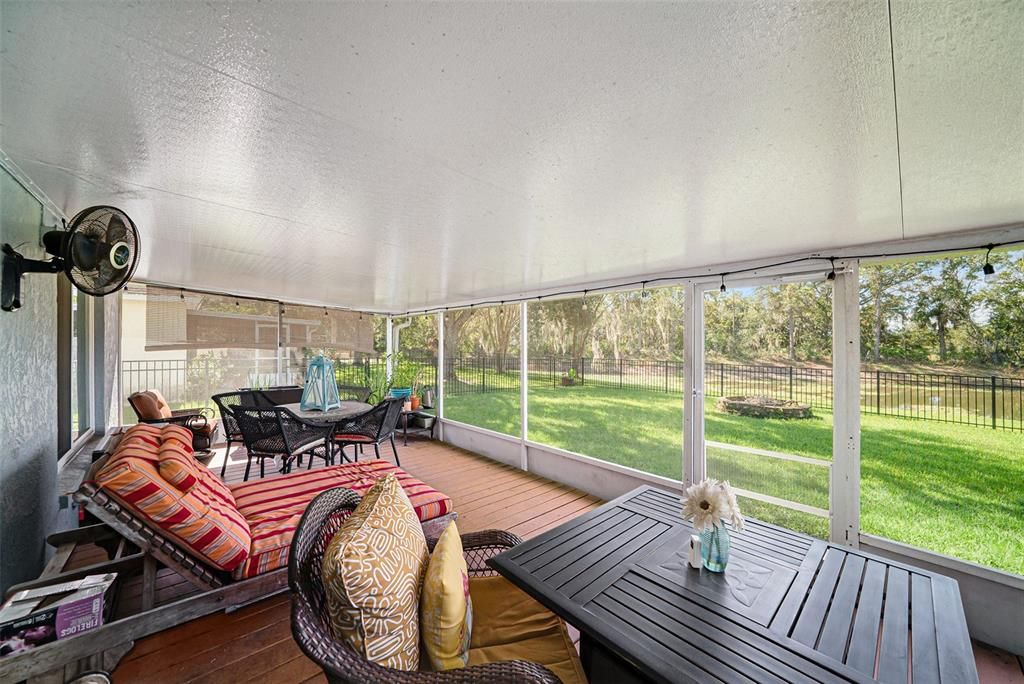 For Sale: $370,000 (3 beds, 2 baths, 1465 Square Feet)