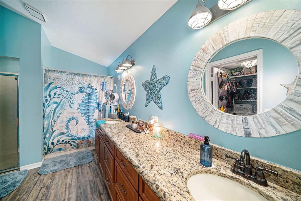 For Sale: $370,000 (3 beds, 2 baths, 1465 Square Feet)