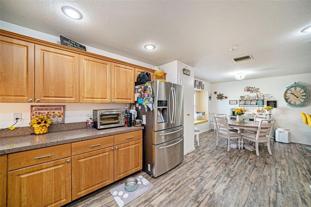 For Sale: $370,000 (3 beds, 2 baths, 1465 Square Feet)