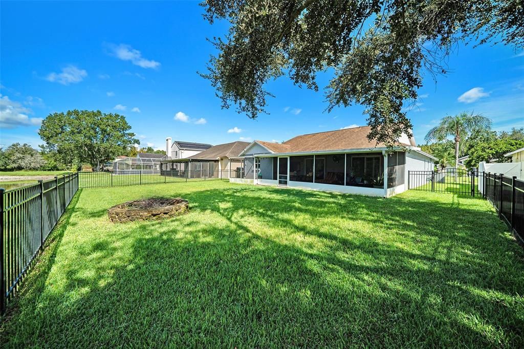 For Sale: $370,000 (3 beds, 2 baths, 1465 Square Feet)