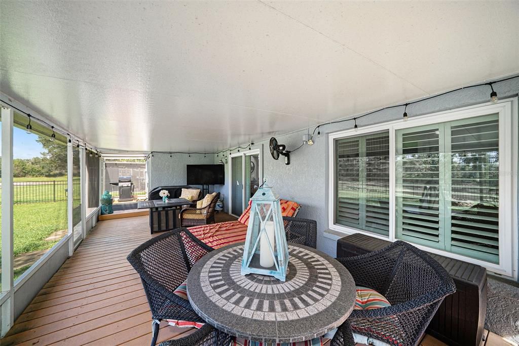 For Sale: $370,000 (3 beds, 2 baths, 1465 Square Feet)