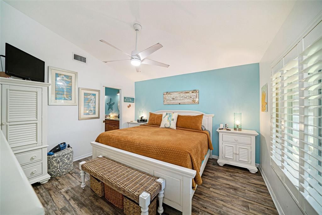 For Sale: $370,000 (3 beds, 2 baths, 1465 Square Feet)