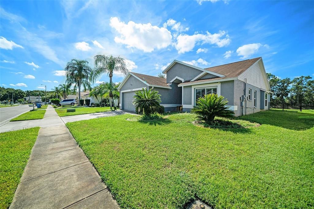 For Sale: $370,000 (3 beds, 2 baths, 1465 Square Feet)