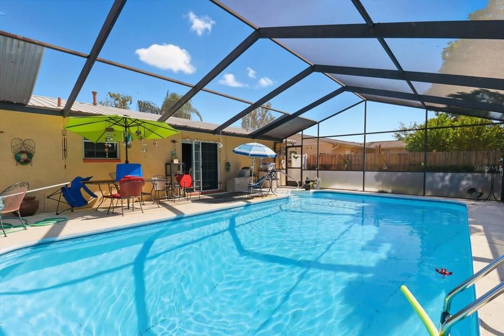 Под контрактом: $199,900 (2 спален, 2 ванн, 1025 Квадратных фут)