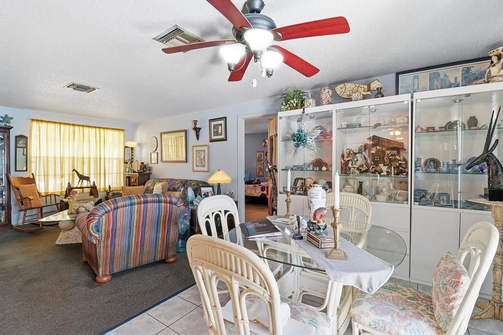 Под контрактом: $199,900 (2 спален, 2 ванн, 1025 Квадратных фут)