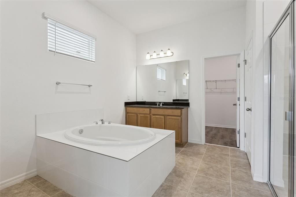 For Sale: $1,050,000 (5 beds, 3 baths, 4305 Square Feet)