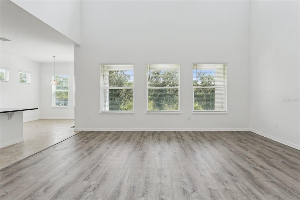 For Sale: $1,050,000 (5 beds, 3 baths, 4305 Square Feet)