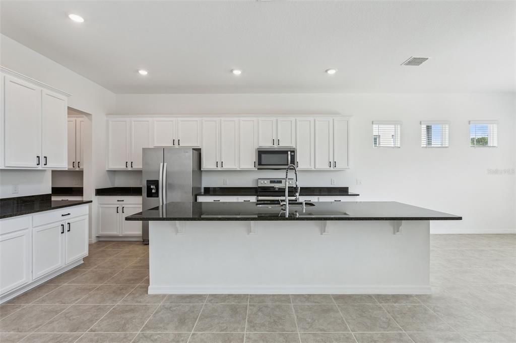 For Sale: $1,050,000 (5 beds, 3 baths, 4305 Square Feet)