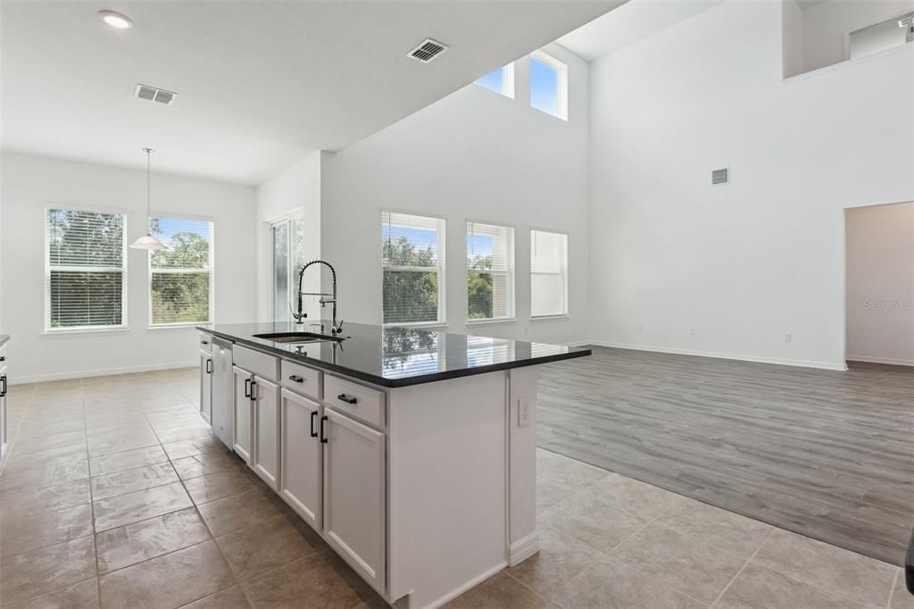 For Sale: $1,050,000 (5 beds, 3 baths, 4305 Square Feet)