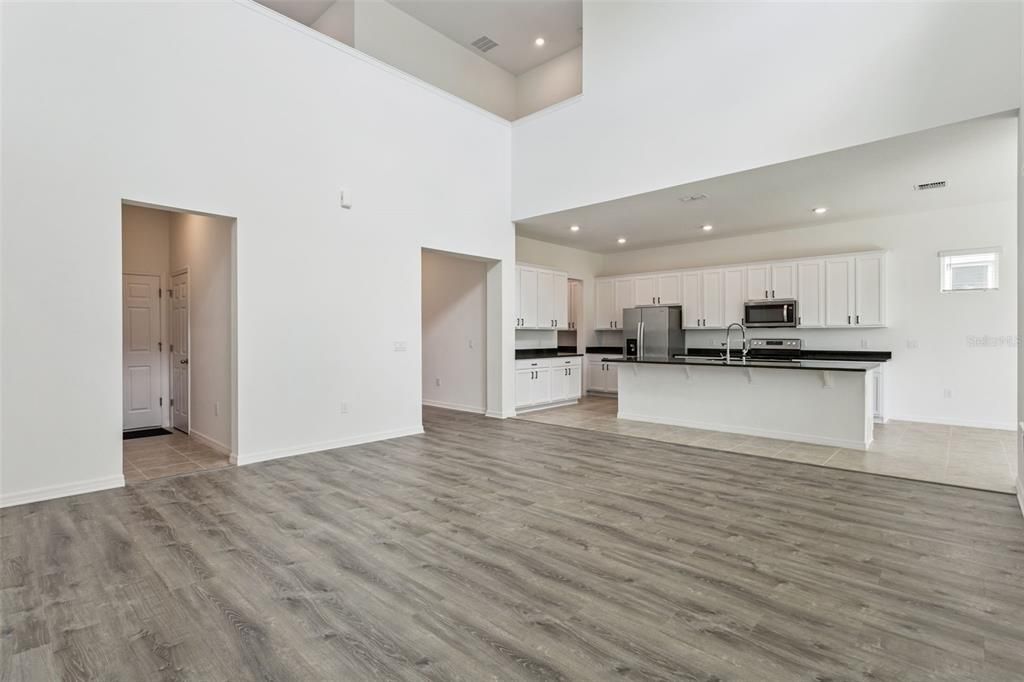 For Sale: $1,050,000 (5 beds, 3 baths, 4305 Square Feet)