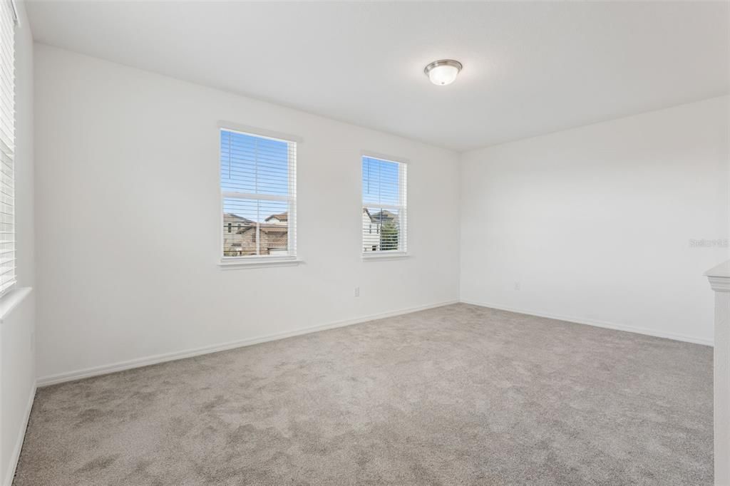 For Sale: $1,050,000 (5 beds, 3 baths, 4305 Square Feet)