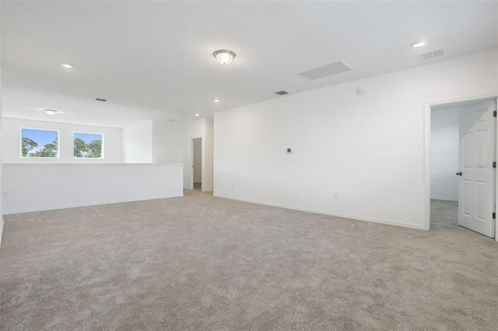 For Sale: $1,050,000 (5 beds, 3 baths, 4305 Square Feet)