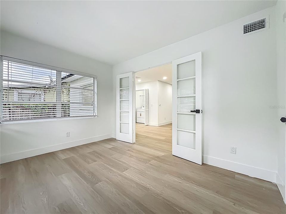 На продажу: $449,000 (2 спален, 1 ванн, 1039 Квадратных фут)