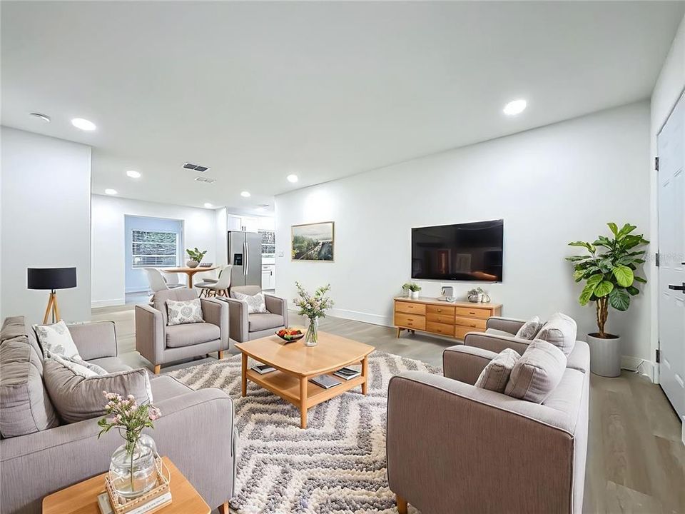 На продажу: $449,000 (2 спален, 1 ванн, 1039 Квадратных фут)