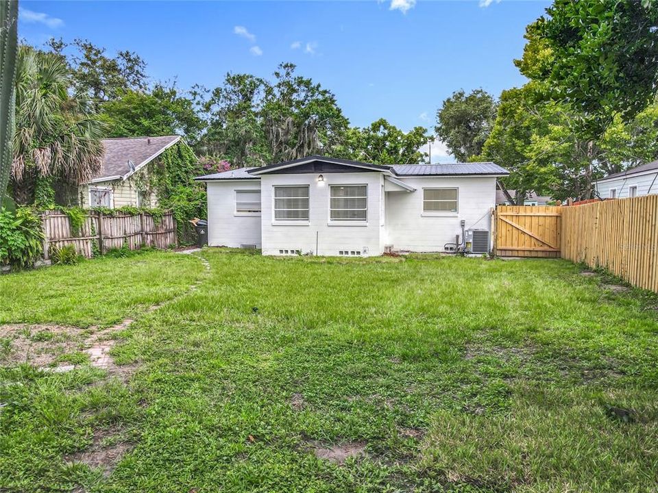 На продажу: $449,000 (2 спален, 1 ванн, 1039 Квадратных фут)