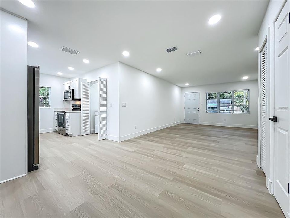 На продажу: $449,000 (2 спален, 1 ванн, 1039 Квадратных фут)