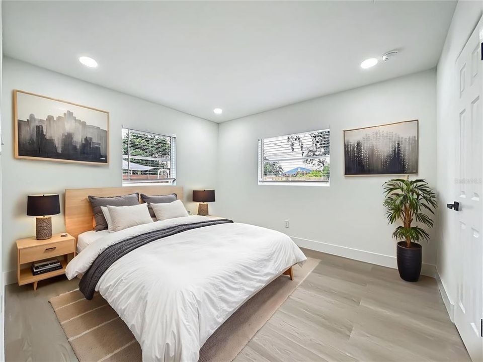 На продажу: $449,000 (2 спален, 1 ванн, 1039 Квадратных фут)