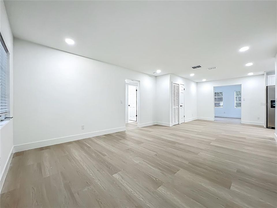 На продажу: $449,000 (2 спален, 1 ванн, 1039 Квадратных фут)