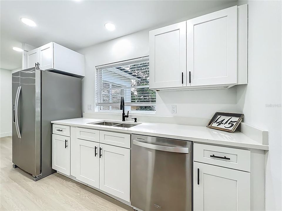 На продажу: $449,000 (2 спален, 1 ванн, 1039 Квадратных фут)