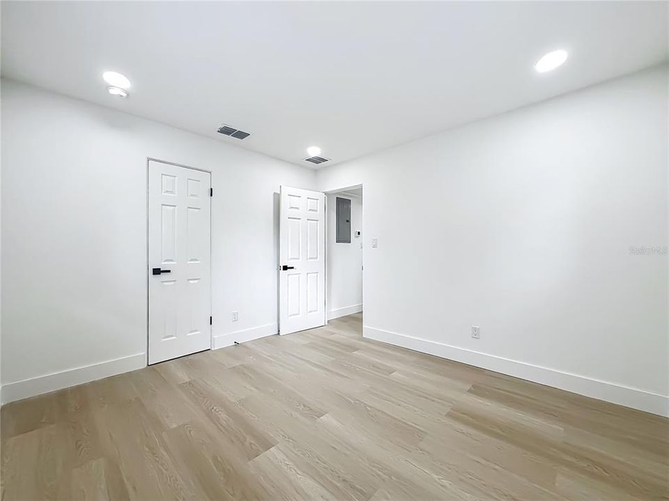 На продажу: $449,000 (2 спален, 1 ванн, 1039 Квадратных фут)