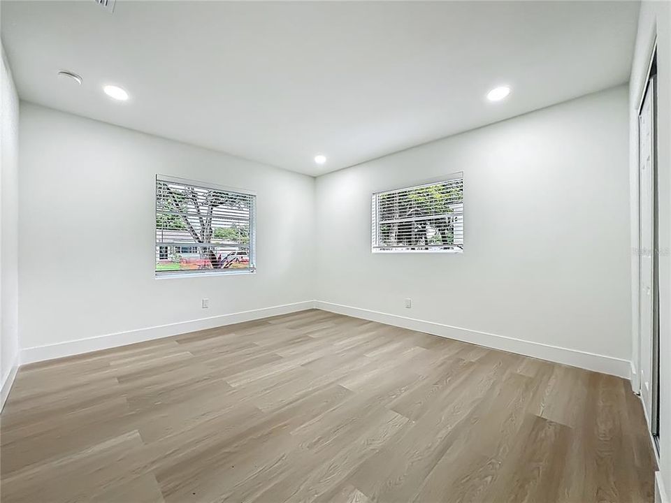 На продажу: $449,000 (2 спален, 1 ванн, 1039 Квадратных фут)