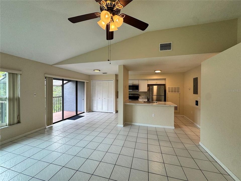 Activo con contrato: $179,900 (2 camas, 1 baños, 876 Pies cuadrados)