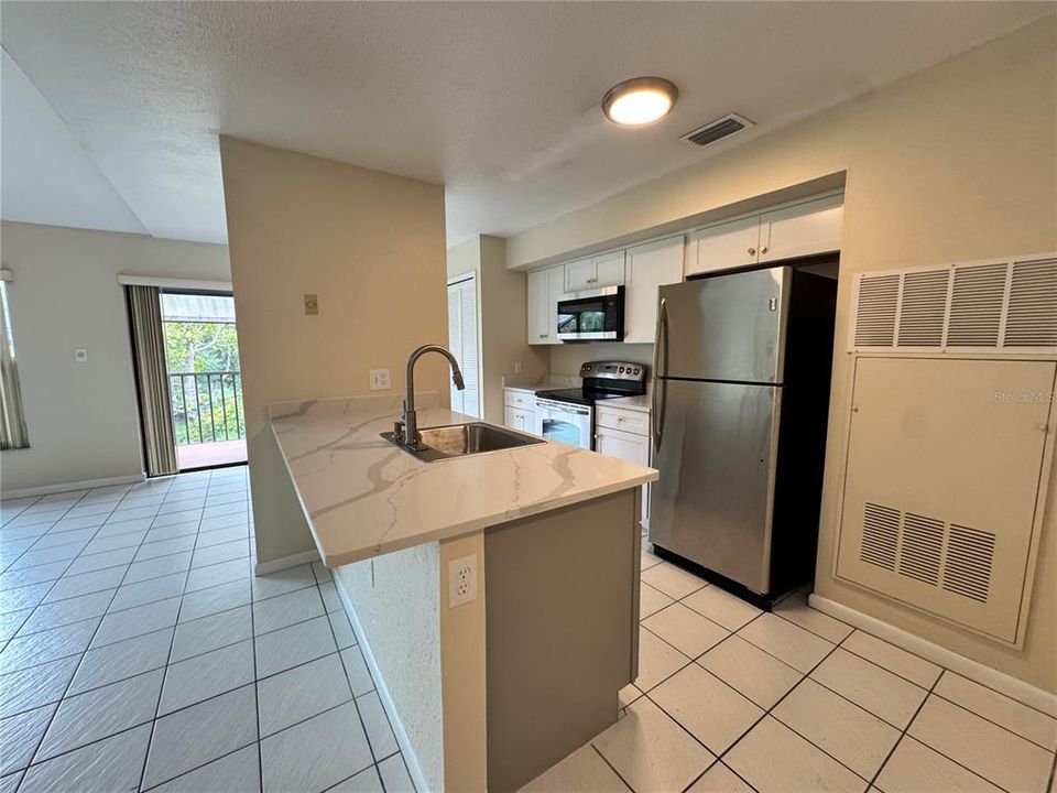 Activo con contrato: $179,900 (2 camas, 1 baños, 876 Pies cuadrados)