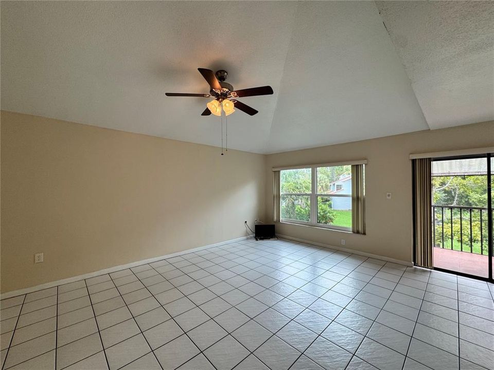 Activo con contrato: $179,900 (2 camas, 1 baños, 876 Pies cuadrados)