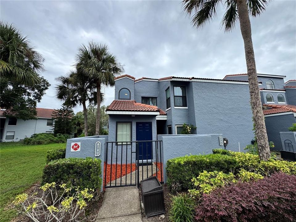 Activo con contrato: $179,900 (2 camas, 1 baños, 876 Pies cuadrados)