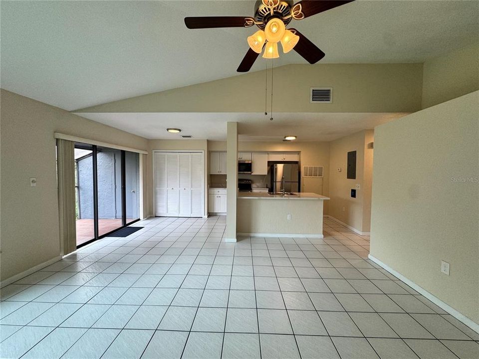 Activo con contrato: $179,900 (2 camas, 1 baños, 876 Pies cuadrados)