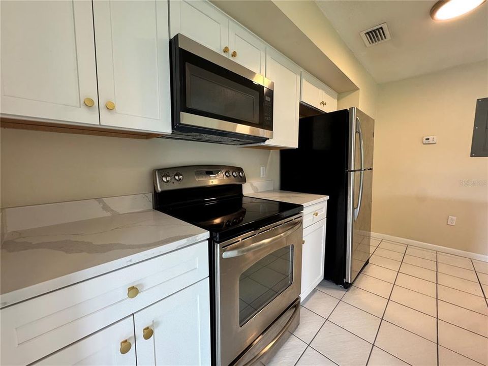 Activo con contrato: $179,900 (2 camas, 1 baños, 876 Pies cuadrados)